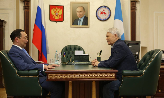 Айсен Николаев провёл встречу с первым президентом Якутии Михаилом Николаевым