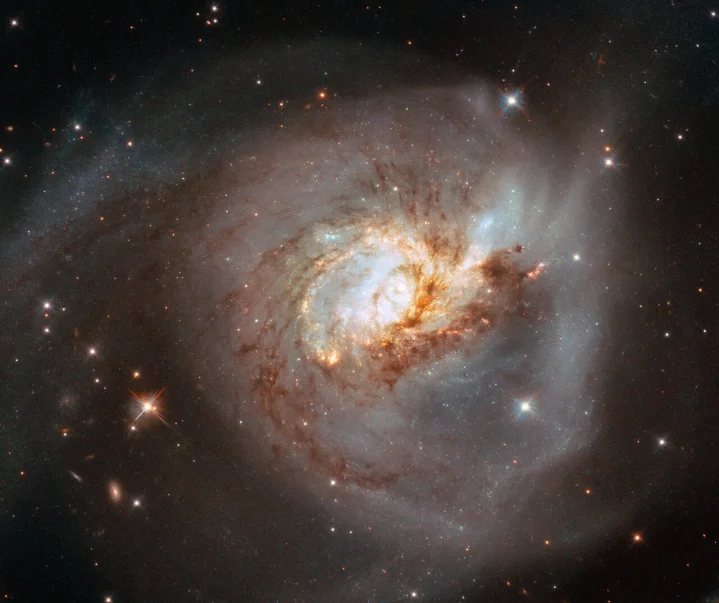 Галактика 3256 NCG в объективе телескопа «Хаббл». Иллюстрация: ESA/Hubble, NASA
